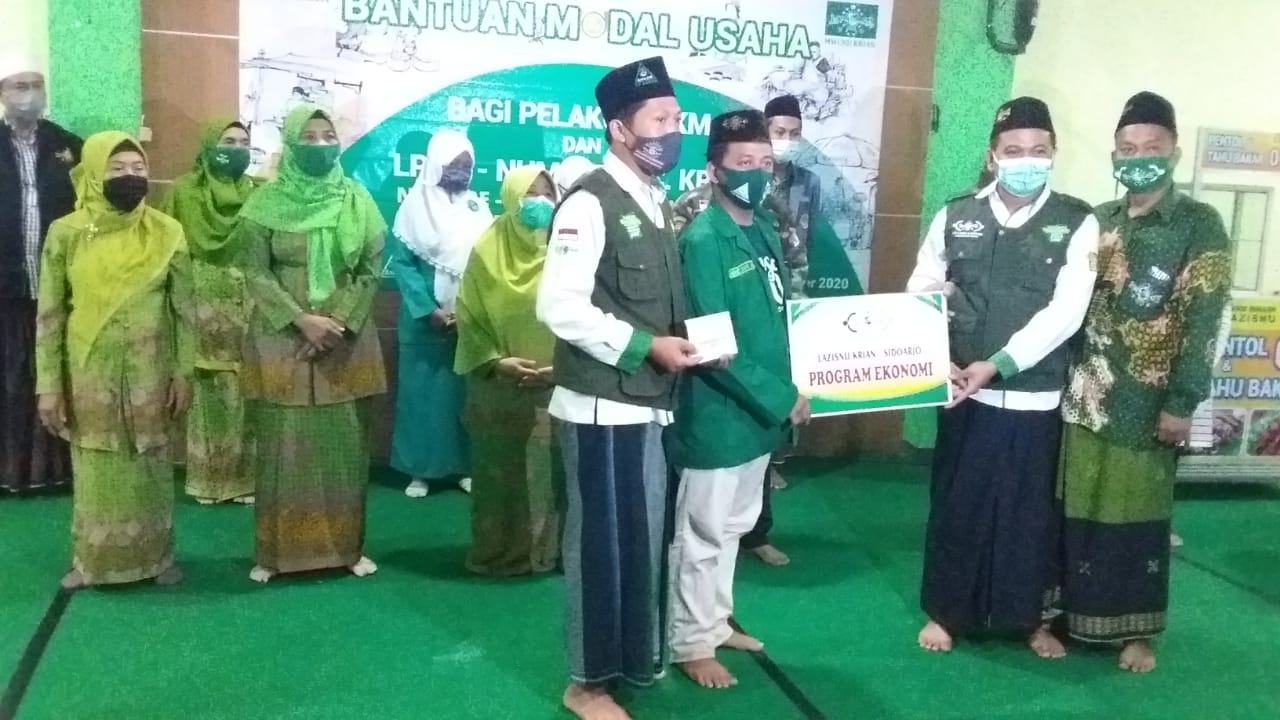 Salurkan Bantuan Modal Usaha Lazisnu MWC NU Krian Berharap Pelaku