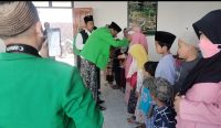 Pemberian santunan kepada Anak Yatim oleh DPC PPP Kabupaten Pasuruan