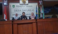 Dari kanan Danik Fida Yuliasih, Selamet, Ririn Mughni Utami