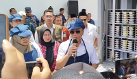 Foto: Menteri Koordinator Bidang Pangan Zulkifli Hasan meresmikan dapur SPPG untuk MBG di Banyuwangi